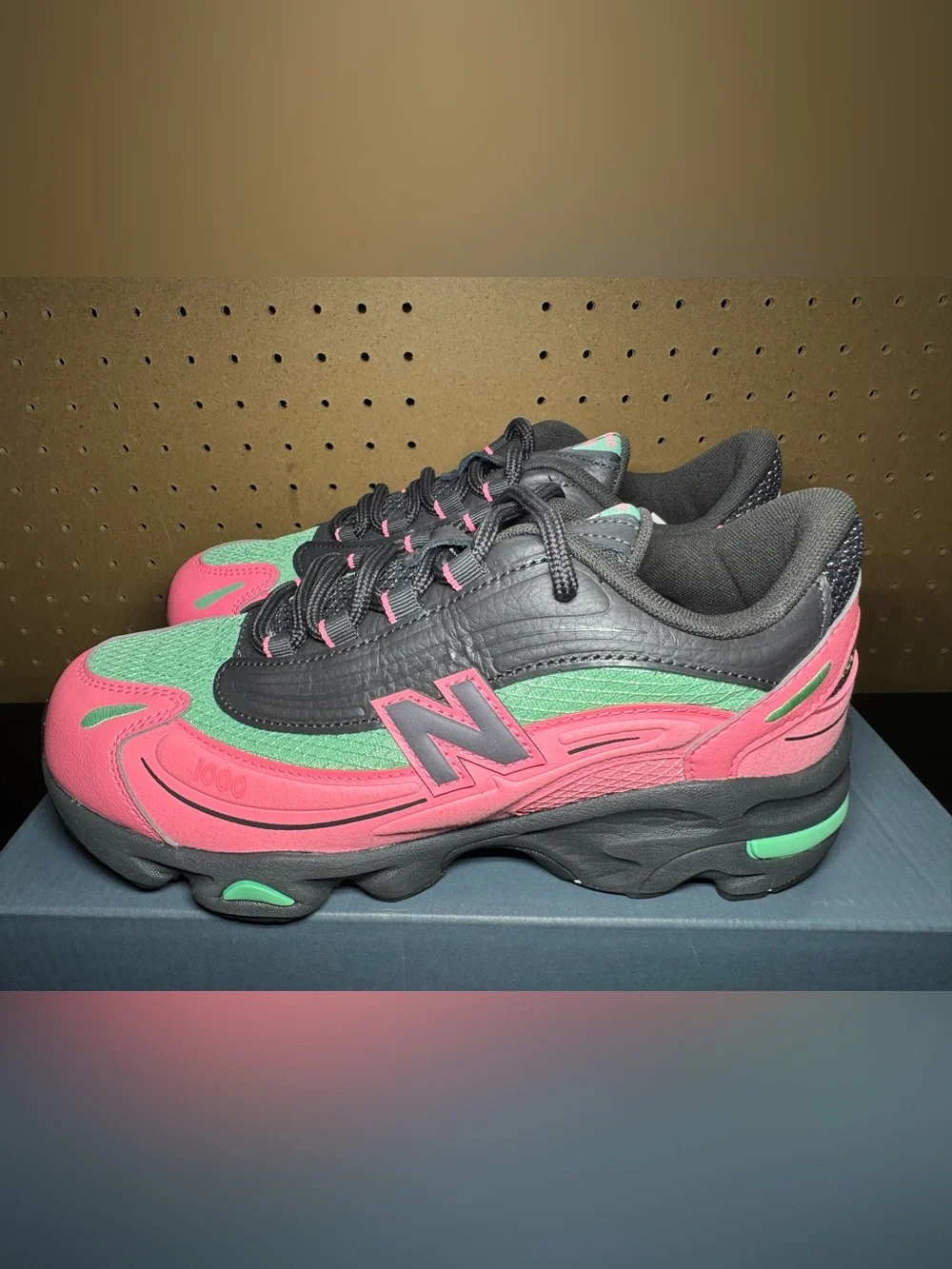 New Balance 1000 Sneakers Youth 5.5, Women’s 7